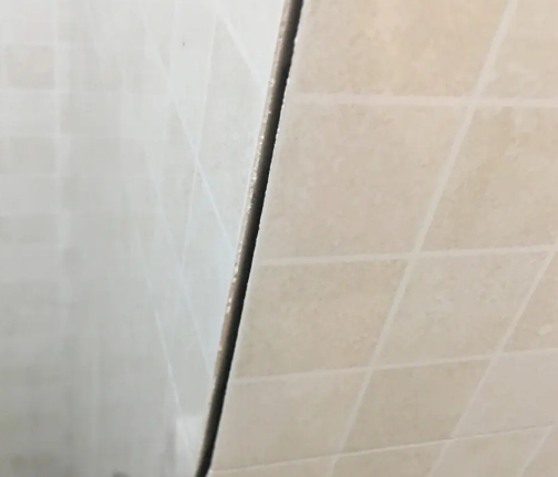 辽阳瓷砖空鼓维修公司分享阳台瓷砖脱落的修复过程可以分为以下几个步骤