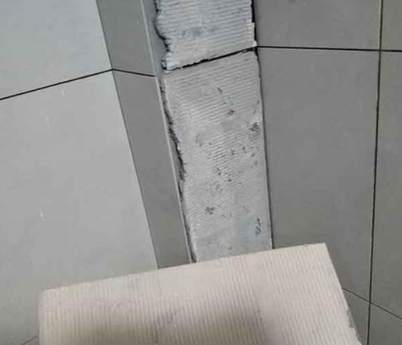 辽阳瓷砖空鼓维修公司分享下厨房瓷砖脱落的补救措施。